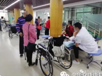萬茜術(shù)后只是做了這件事很快康復了